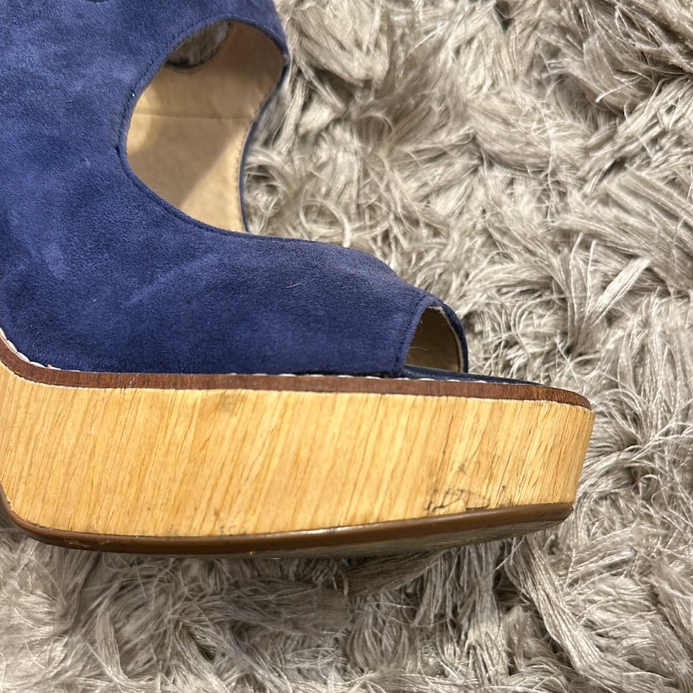 Very Volatile Rissa Heels in Blue - Picture 6 of 11